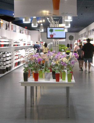 LECHUZA Factory Outlet in Palm Beach Gradens, Florida
